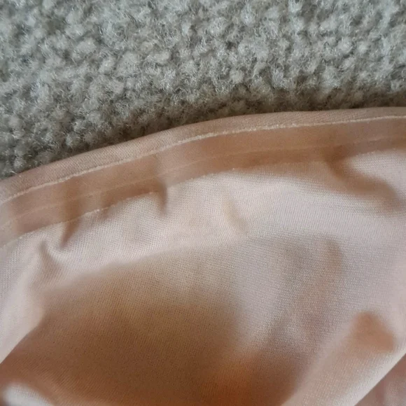44DDD. SKIMS UNLINED STRAPLESS BRA - Picture 6 of 8
